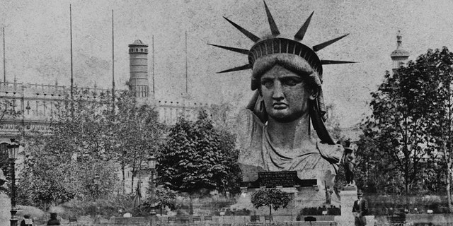 statue of liberty head