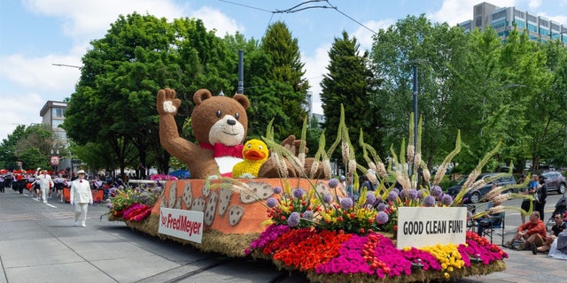 Portland Rose Festival float