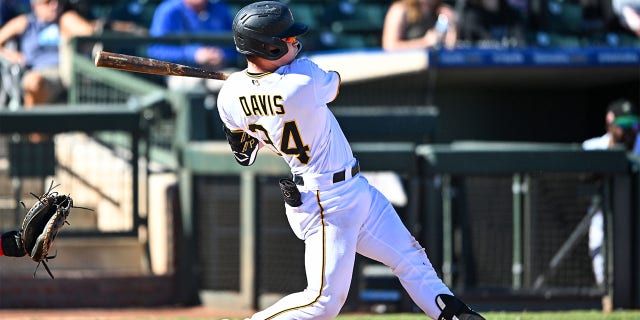 Henry Davis swings bat