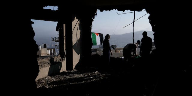 Israel demuele la casa de un presunto atacante palestino en la agitada Cisjordania ocupada 4 palestinos de israel