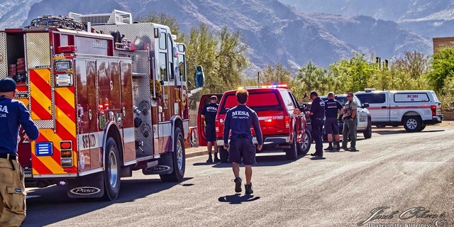 Authorities at scene of Arizona plane crash