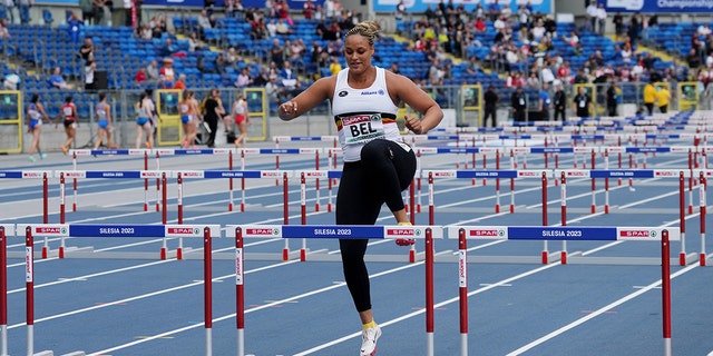 Jolien Boumkwo hurdles