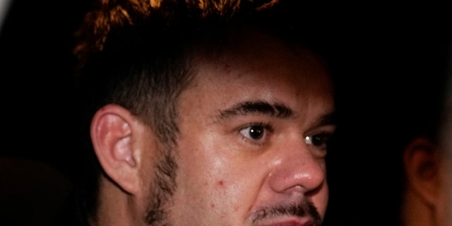 Joran van der Sloot is transported to the airport
