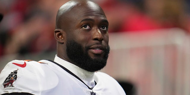 Leonard Fournette looks on field