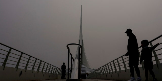 Cielos brumosos en Milwaukee