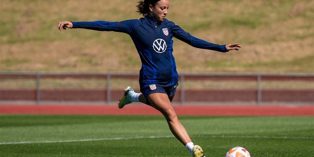 Mallory Pugh takes shot