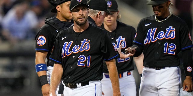 Max Scherzer walks off mound