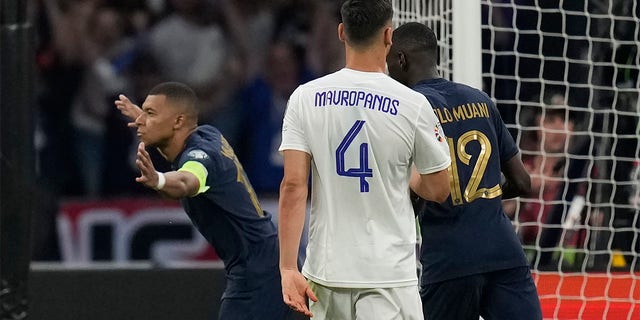 Kylian Mbappé celebrates goal