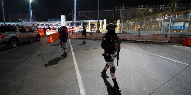 Alcalde de Tijuana amenazado busca seguridad en base militar tras hallazgo de 7 cuerpos en camioneta 4 México violencia