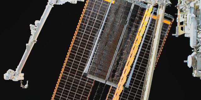 Het nieuwe zonnepaneel van het International Space Station