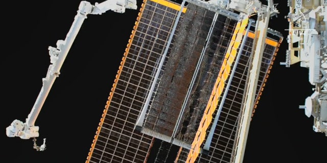 Het nieuwe zonnepaneel van het International Space Station