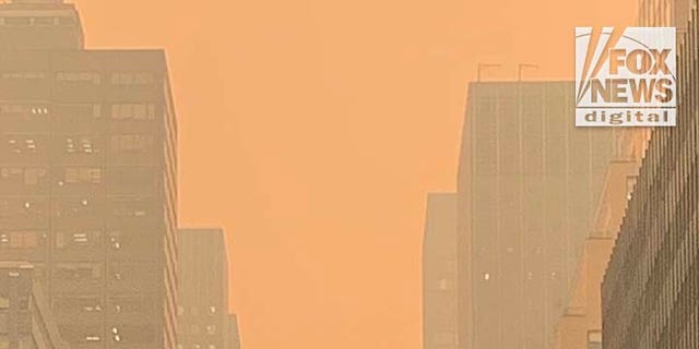 Canadian Wildfires Pour Smoke Into US Heavy Haze Creates Martian Like   New York City Smoke Wildfires 15 