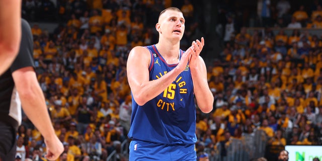 Nikola Jokic'ten alkış
