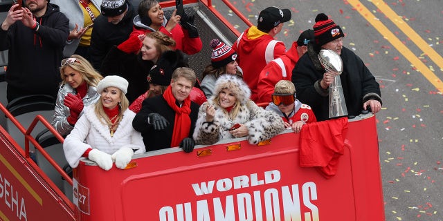 Norma Hunt at the victory parade