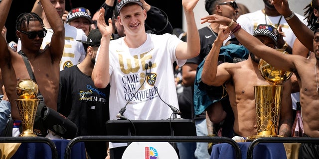 Tiro alla parata dei Denver Nuggets