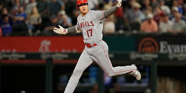 Shohei Ohtani rounds bases