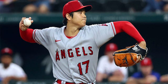 Shohei Ohtani lanza el lanzamiento