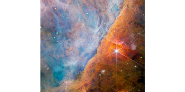 Orion Bar olarak bilinen Orion Bulutsusu'nun bir parçası