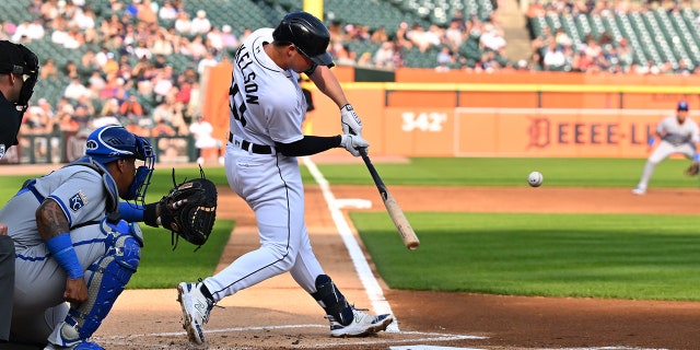 Spencer Torkelson swings