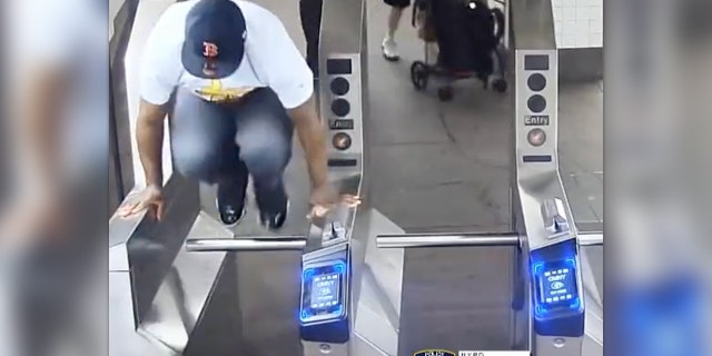 Slashing suspect wearing Boston Red Sox hat jumps over turnstile at NYC subway platform