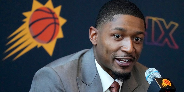 Phoenix Suns guard Bradley Beal answers questions