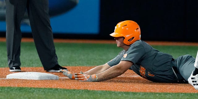Zane Denton dives into third