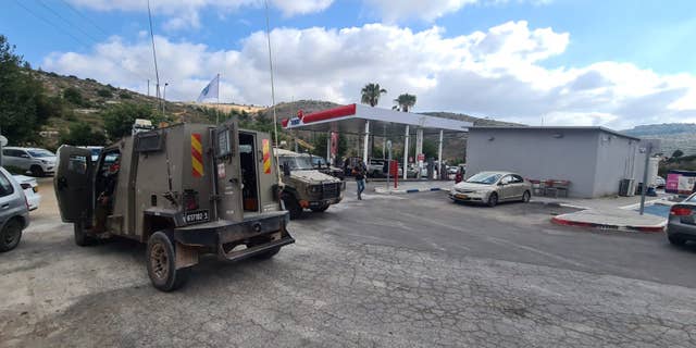 Netanyahu warns terrorists 'all options are open' as 4 Israelis killed in attack near Jerusalem Terrorism in Israel