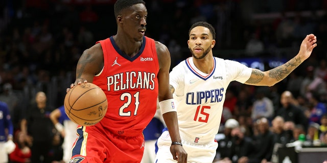 Tony Snell plays for the Pelicans