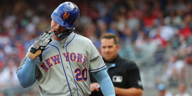 MLB's leading home run hitter Pete Alonso is taken to the hospital with a wrist injury 2 Alonso leaves field