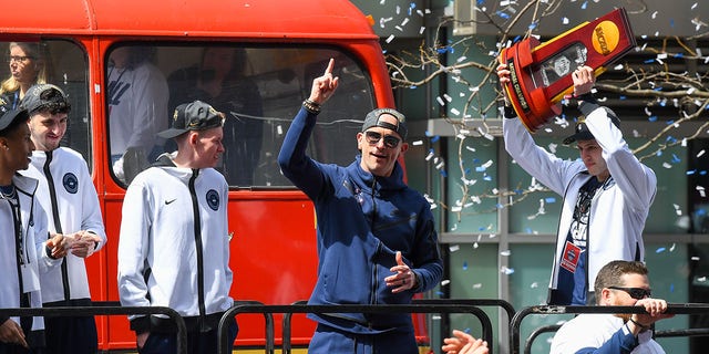 Dan Hurley celebrating