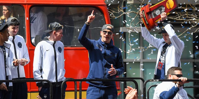 Dan Hurley celebrating