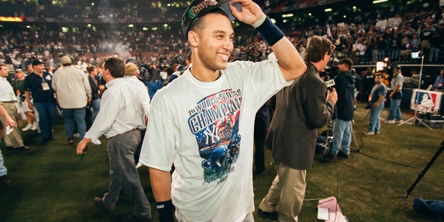 Derek Jeter celebrating 1998 title