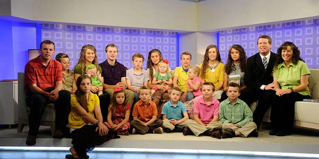 duggar family all together on a couch