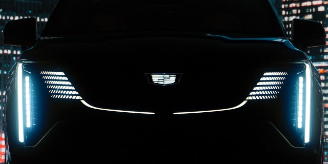 escalade iq grille