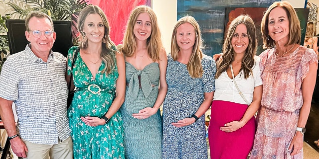 Pregnant siblings together