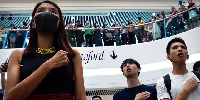 hong kong protestors sing