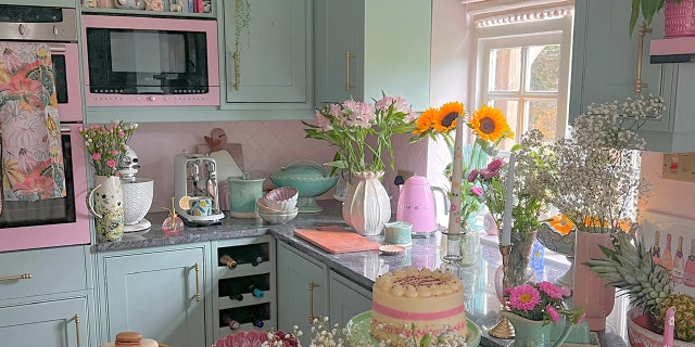 mom's pastel home