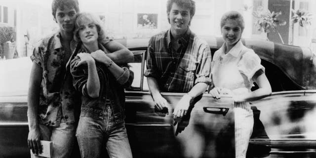 Johnny Depp, Nick Corri, Amanda Wyss and Heather Langenkamp behind the scenes of Nightmare on Elm Street