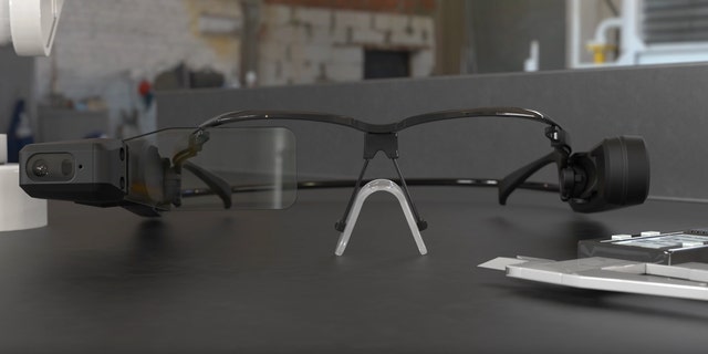 M4000 smart glasses