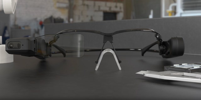 M4000 smart glasses