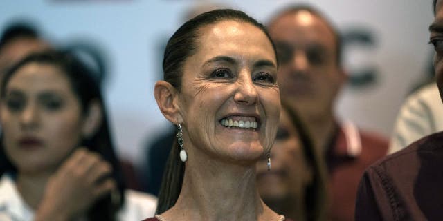 La alcaldesa de la Ciudad de México renuncia para comenzar una candidatura para convertirse en la primera mujer presidenta electa del país 4 Claudia Sheinbaum en el evento