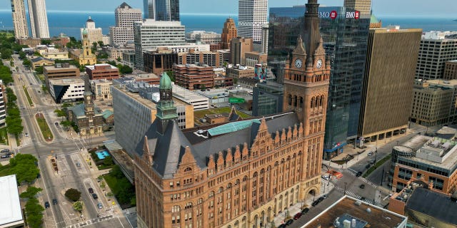 Milwaukee City Hall
