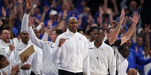 Penny Hardaway at game