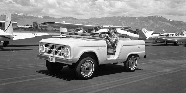 1966 bronco roadster