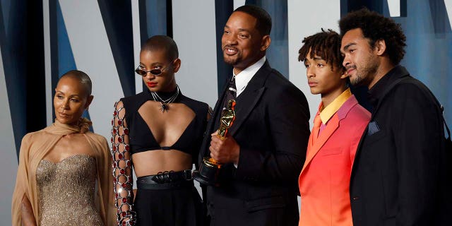 Will Smith and Jada Pinkett Smith with their family