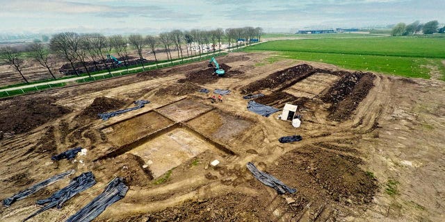 El descubrimiento de un sitio arqueológico de 4.000 años de antigüedad llamado "Dutch Stonehenge" 4 El sitio arqueológico desde el aire
