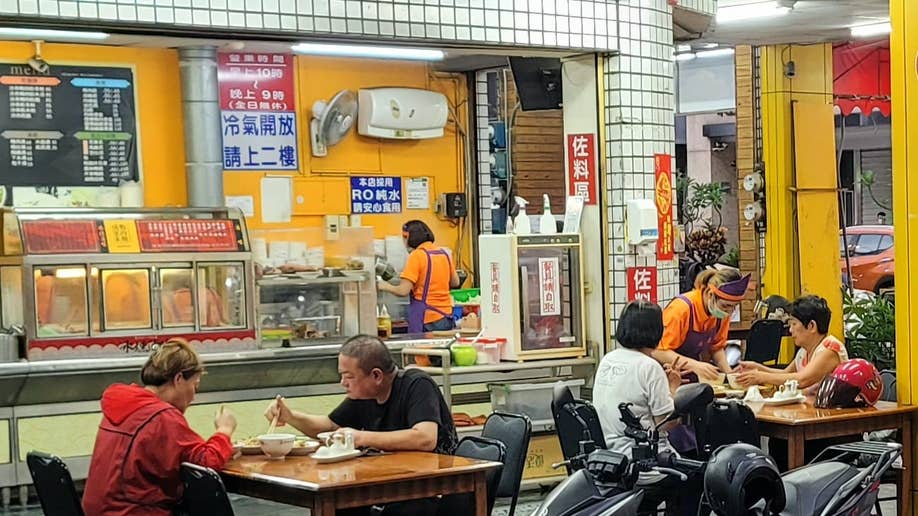 Kaohsiung City residents enjoy duck noodles