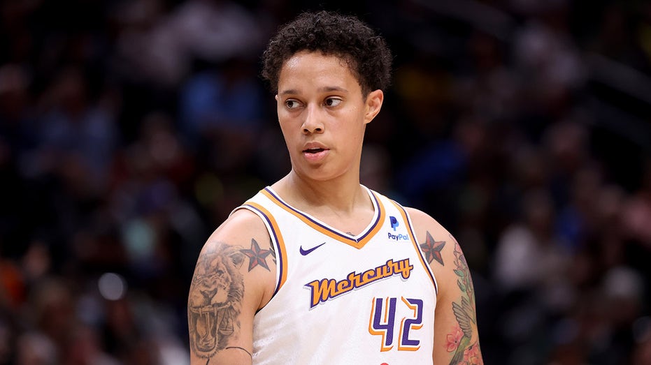 Brittney Griner blasts 'new fans' who hurled 'racial slurs' at her, other WNBA players thumbnail