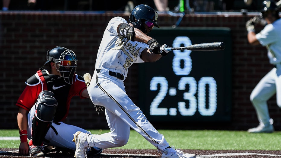 jj bleday  Vanderbilt commodores, Commodores, Baseball players