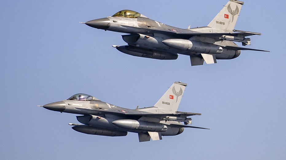 Denmark begins F-16 training for 8 Ukrainian pilots